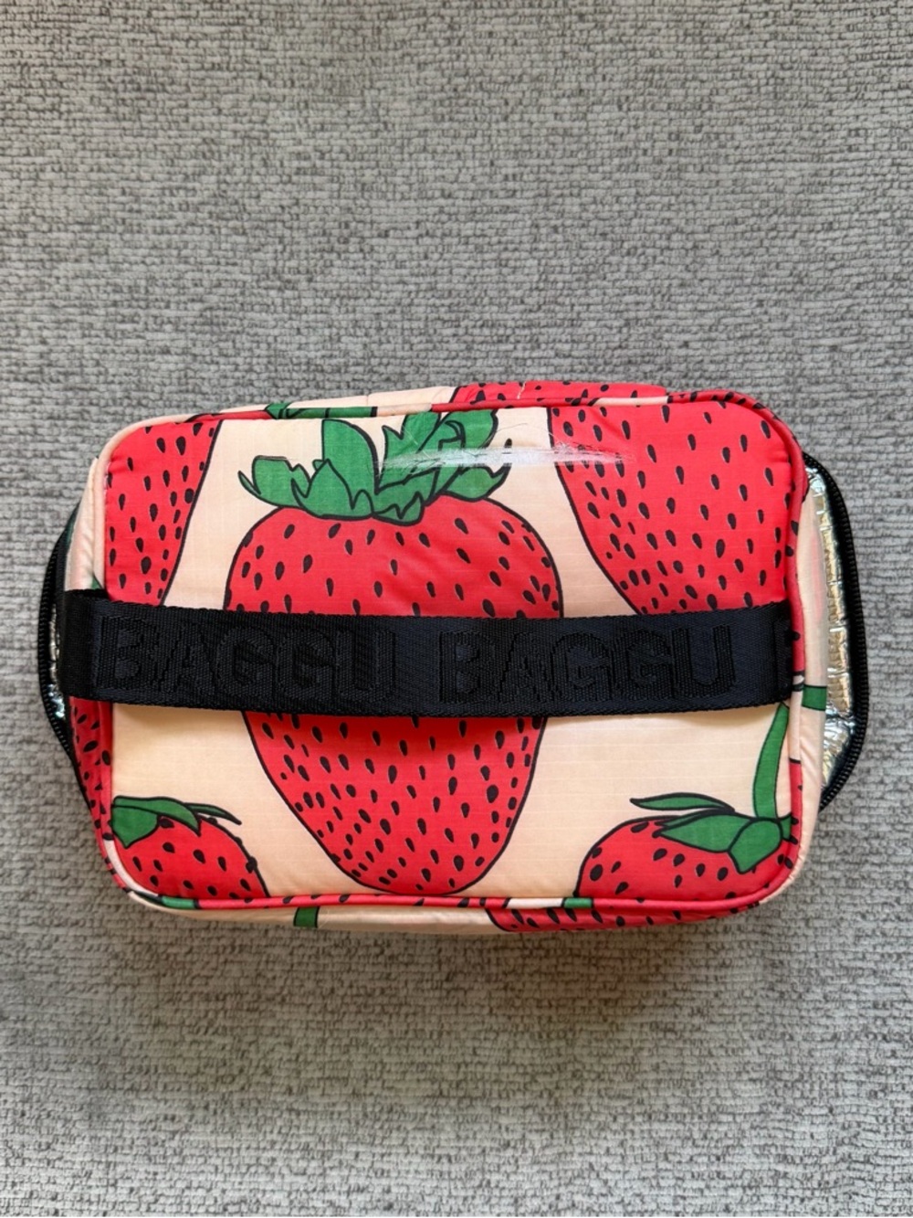 BAGGU Strawberry Print lunchbox (read caption)
